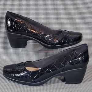 clarks emily alexa block heel leather pump